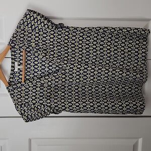 Joie silk top short sleeve v neck sz S geometric print